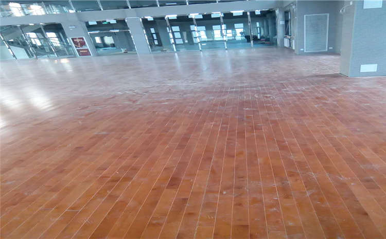 運動復(fù)合實木地板有什么缺點